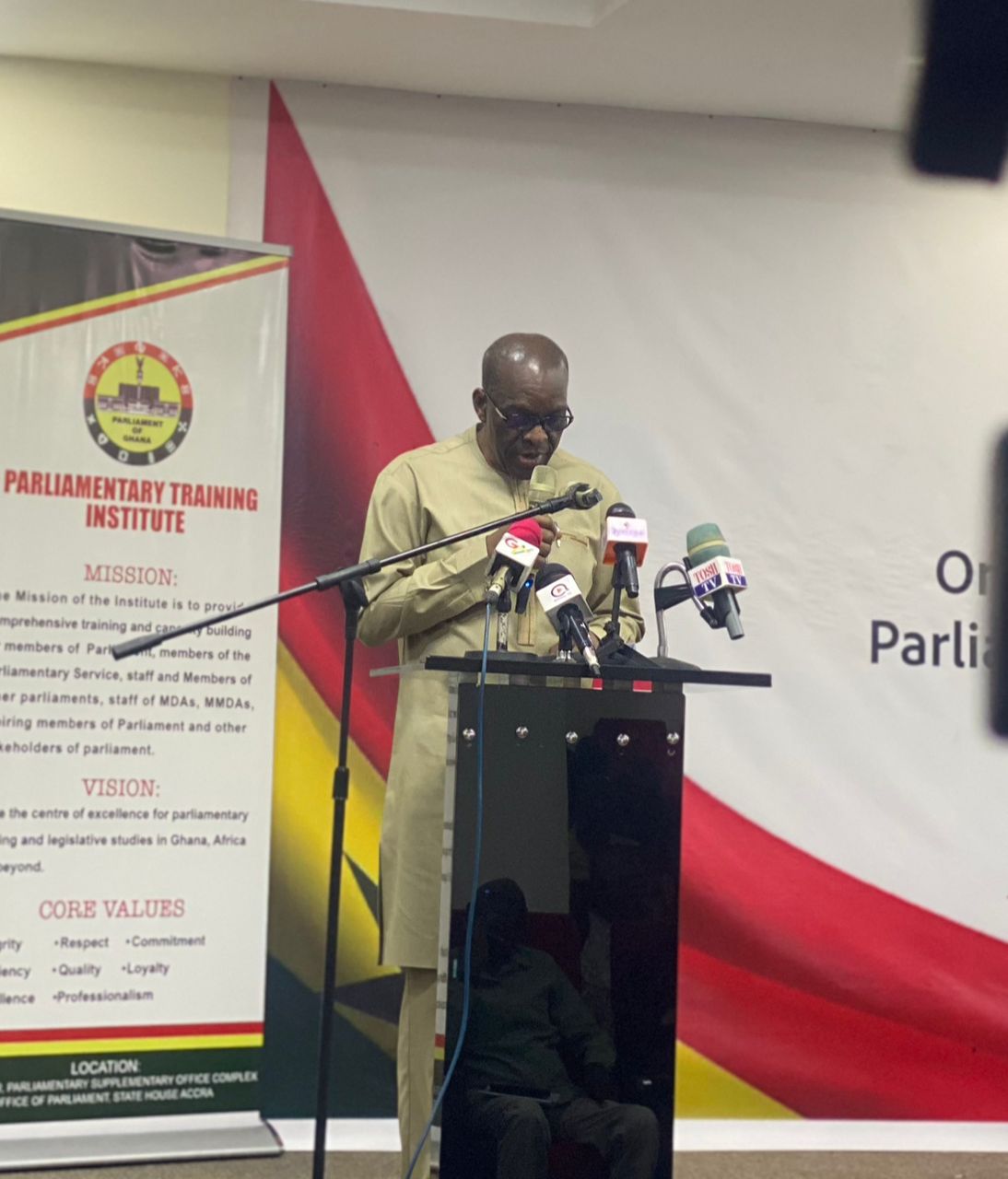 Speaker of Parliament urges MPs to prioritize national interest over partisan politics