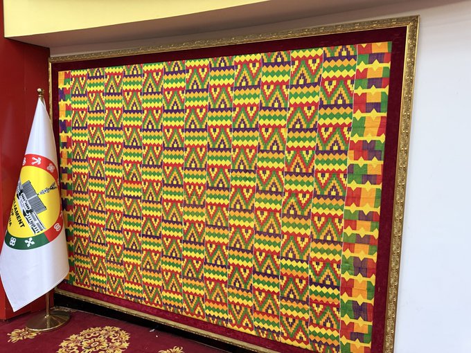 Otumfuo donates fresh Kente cloths to Parliament House