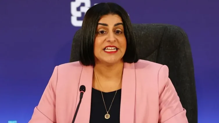 Refugees to face 20-year wait to settle permanently under UK asylum reforms