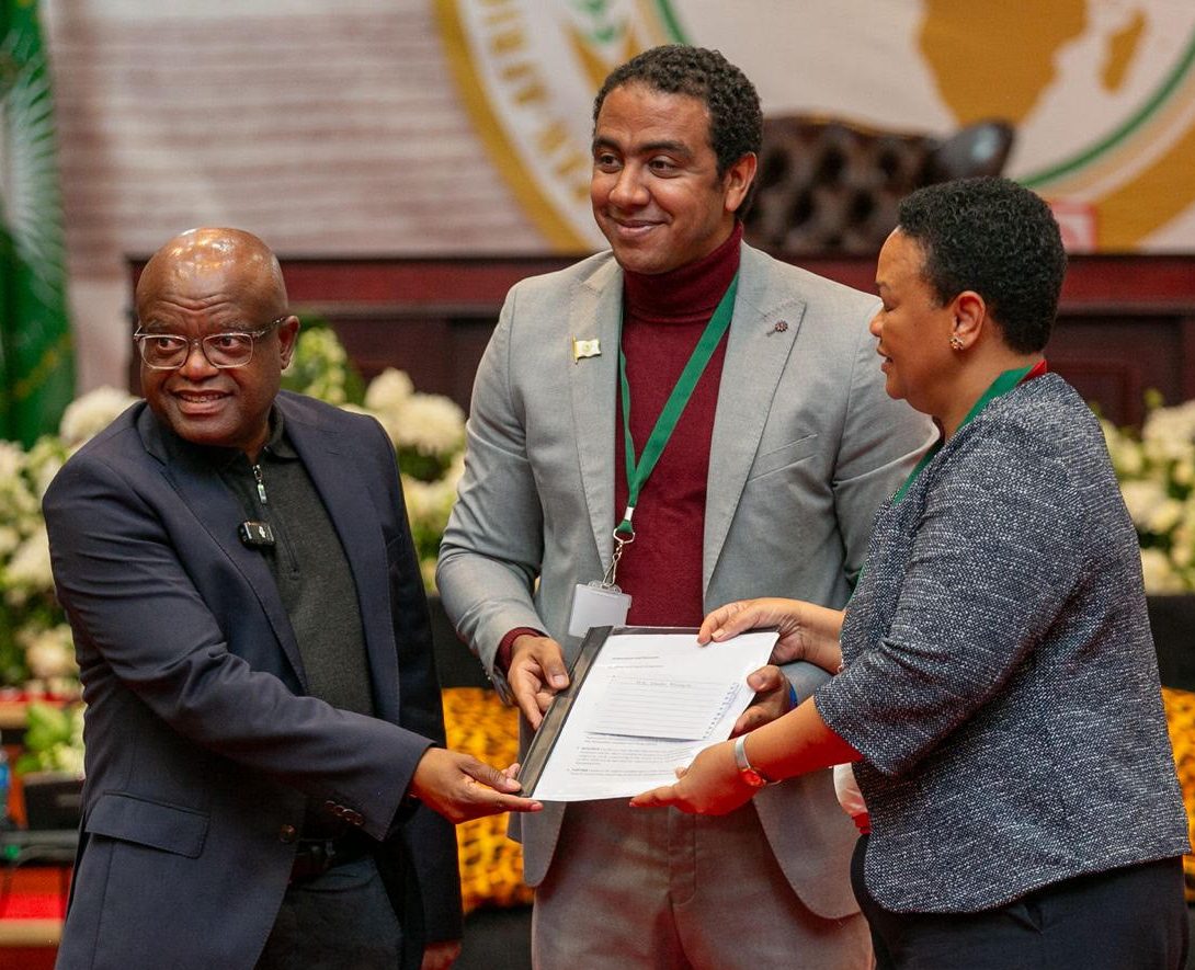 Representing the Continent’s Youth: Egyptian delivers youth conference outcomes to Johannesburg Mayor